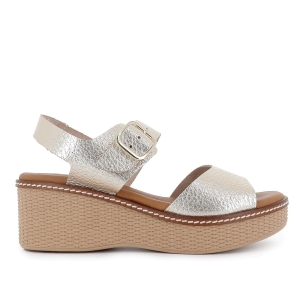 Sandalia piel grabados cuña y hebilla mujer dorado