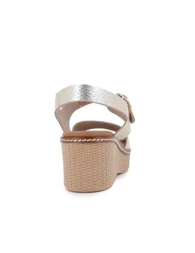 Sandalia piel grabados cuña y hebilla mujer dorado