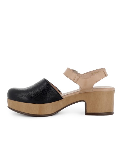 Zapato con correa en piel y plataforma negro mujer