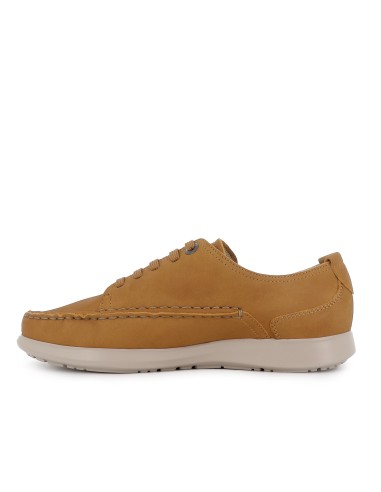 Zapato cordones plano y brodon en la pala hombre beige