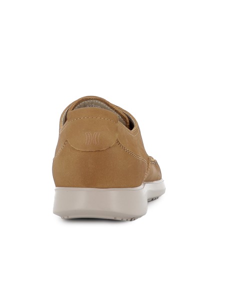 Zapato cordones plano y brodon en la pala hombre beige