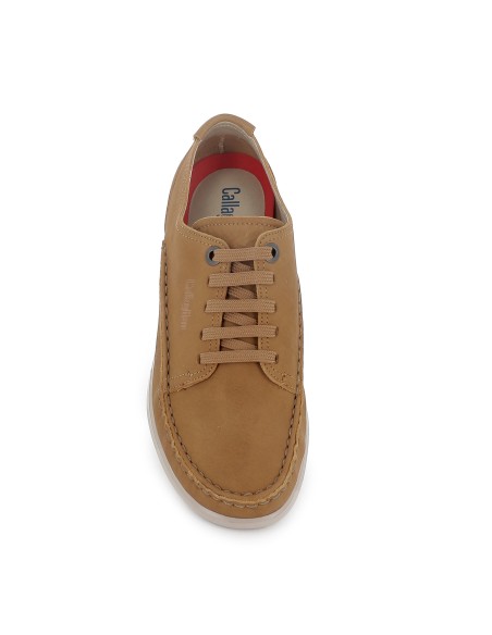 Zapato cordones plano y brodon en la pala hombre beige
