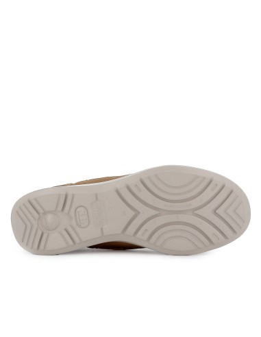 Zapato cordones plano y brodon en la pala hombre beige