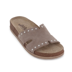 Zueco piel serraje tachas plano y piso blando mujer marron 2