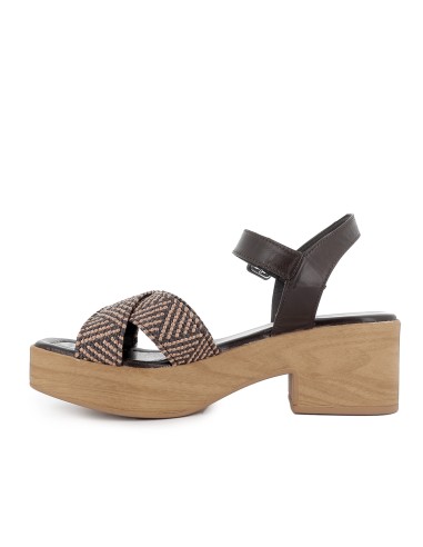 Sandalia piel y tiras con hebilla mujer marron