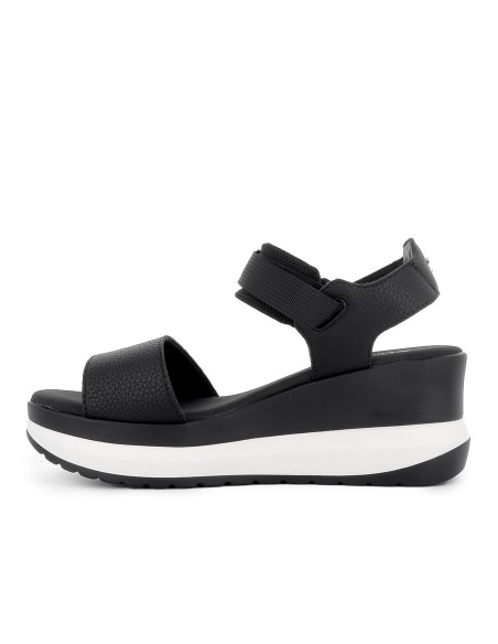 Sandalia piel vegana y textil con velcro plataforma mujer negro
