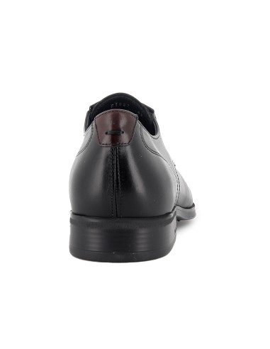 Zapato piel cordones costuras elegante hombre negro