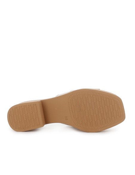 Zueco piel hebilla tacon ligero y plantilla comoda mujer dorado