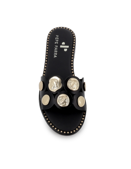 Zueco piel pala con tachas y suela acolchada plana mujer negro