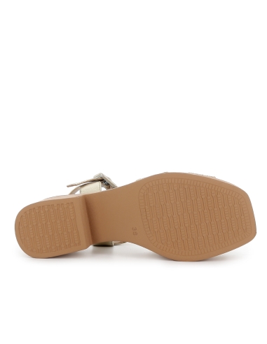 Sandalia piel y tiras con hebilla mujer dorado