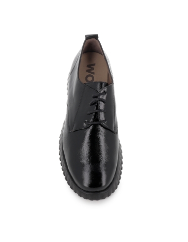 Zapato blucher piel charol con cordones y piso light mujer negro