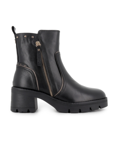 Bota piel lisa con tachas piso track y cremallera mujer negro