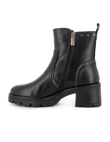 Bota piel lisa con tachas piso track y cremallera mujer negro