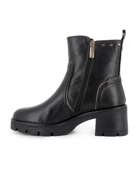 Bota piel lisa con tachas piso track y cremallera mujer negro