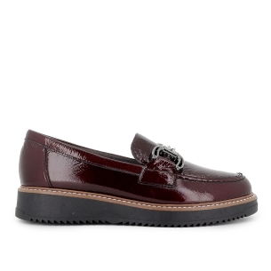 Mocasin charol hebilla metal y cuña planta acolchada mujer rojo