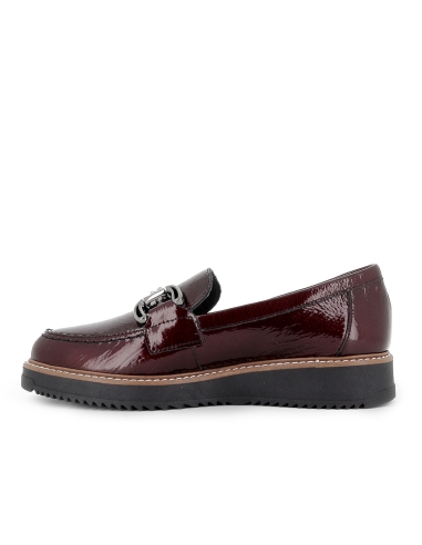 Mocasin charol hebilla metal y cuña planta acolchada mujer rojo