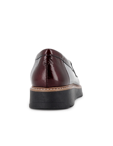 Mocasin charol hebilla metal y cuña planta acolchada mujer rojo