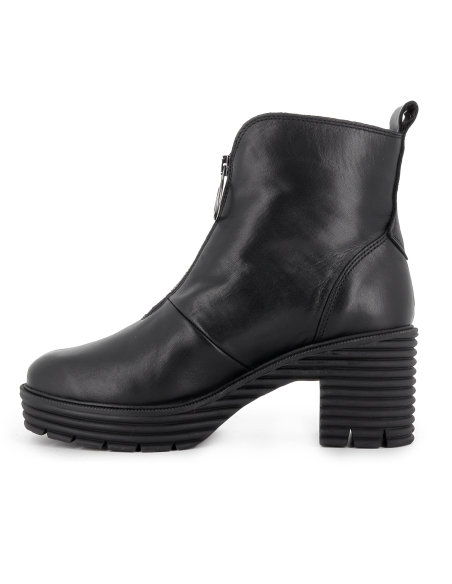 Botin piel napa cremallera y suela surcos mujer negro