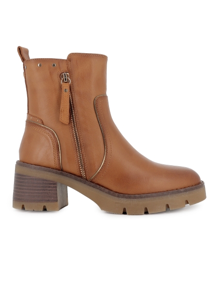 Bota piel lisa con tachas piso track y cremallera mujer camel