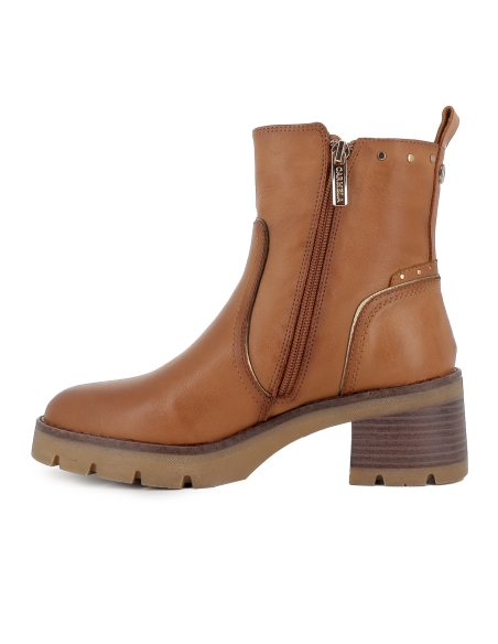 Bota piel lisa con tachas piso track y cremallera mujer camel