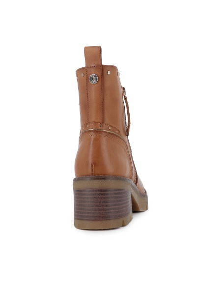 Bota piel lisa con tachas piso track y cremallera mujer camel