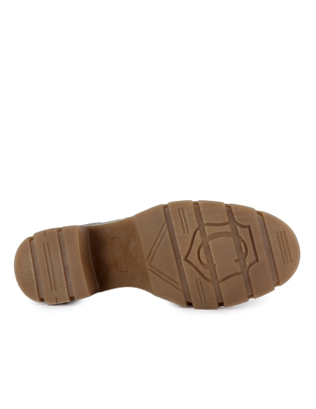 Bota piel lisa con tachas piso track y cremallera mujer camel