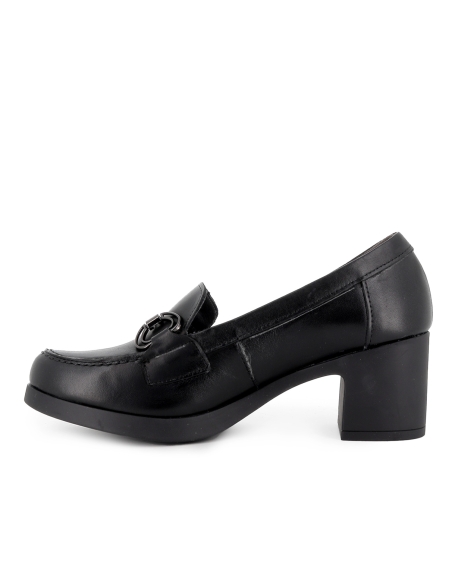 Mocasin piel napa tacon medio hebilla metal mujer negro