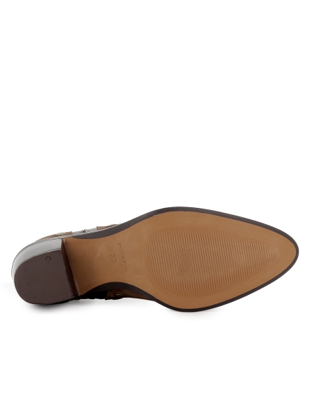 Botín piel lisa con aberturas y tachas para mujer tacon marron